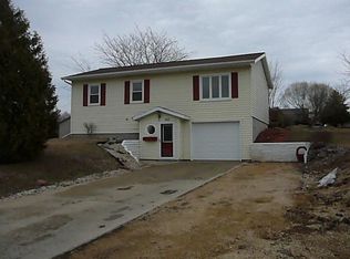 507 Kari Crst, Barneveld, WI 53507