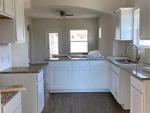 5th image of 309 Cotton Cir