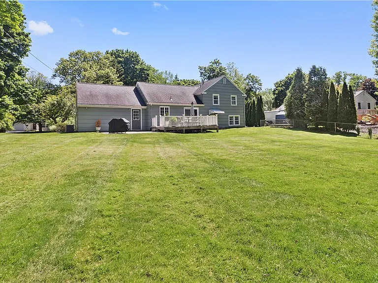 39 Little Brook Dr — Photo 11