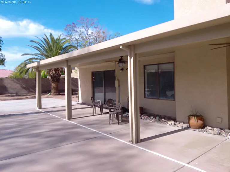 Covered patio (with fans)