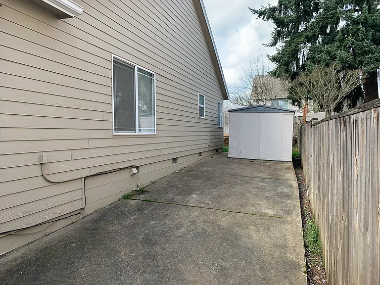 2895 Vintage Ave SE — Photo 48