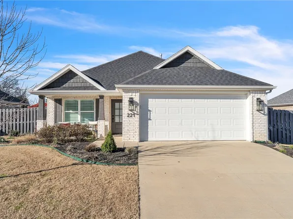221 S Nightfall Ave, Farmington, AR 72730