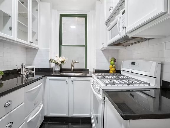 5th image of 131 E 93rd St APT 4C