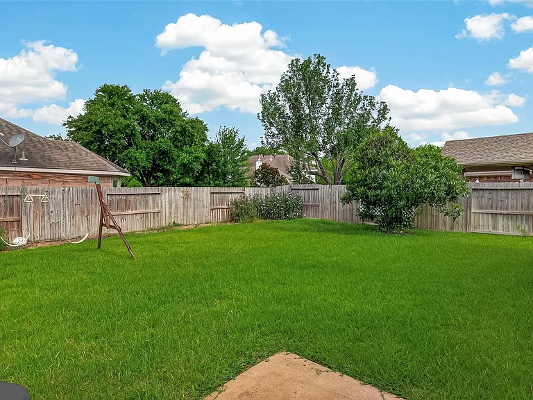 6514 Kings Summit Dr — Photo 45