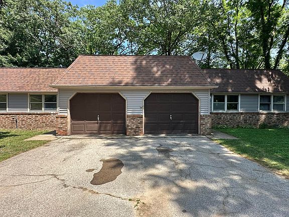 2nd image of 3919-3917 Reinhardt Dr