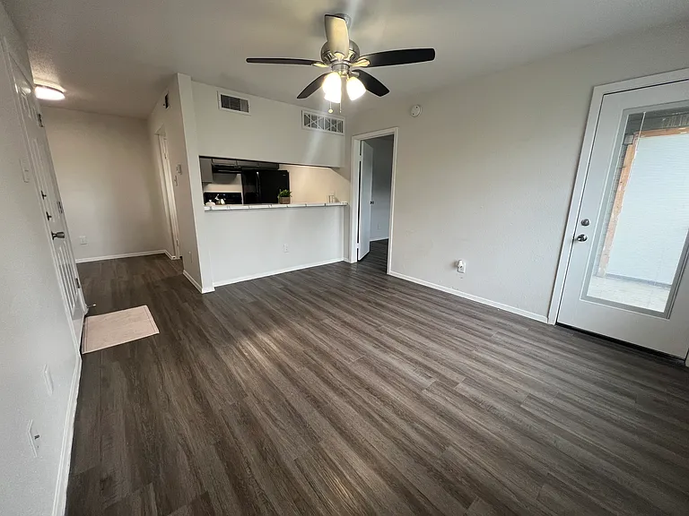 Sunchase Apartments — Photo 3