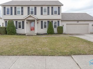 1443 Wren Rd, Bowling Green, OH 43402
