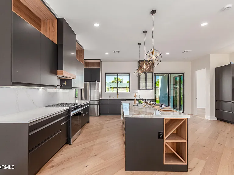 3014 E Avalon Dr — Photo 13
