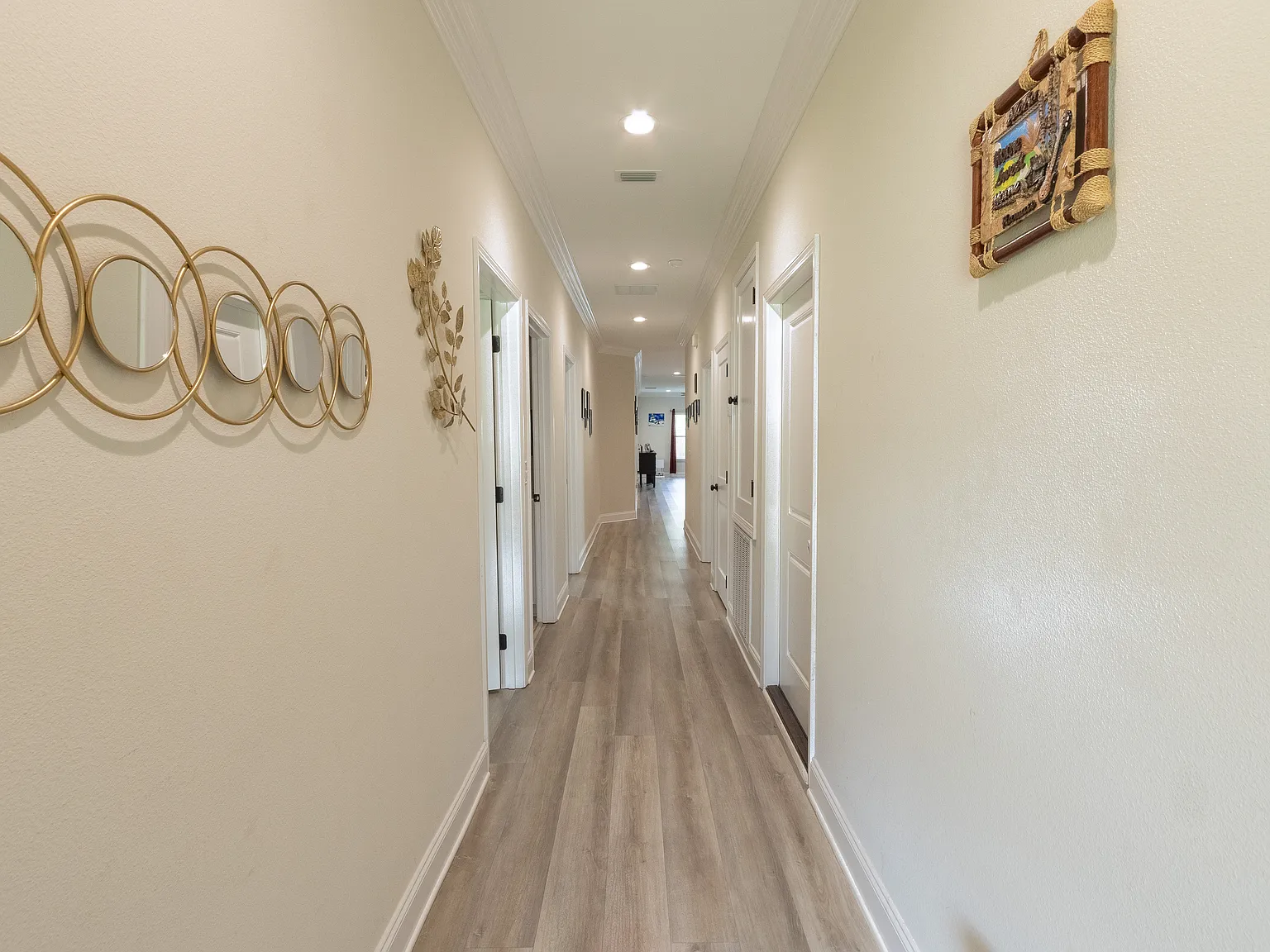 4 bed, 2253 sqft, $3,200 — Photo 2