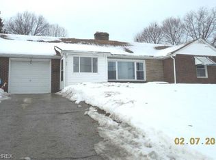 27 New St, Barberton, OH 44203