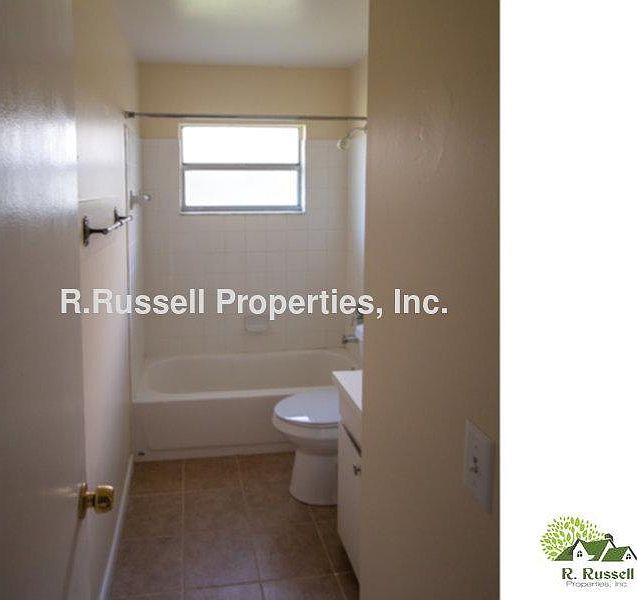 1st image of 350 Micanopy Ct