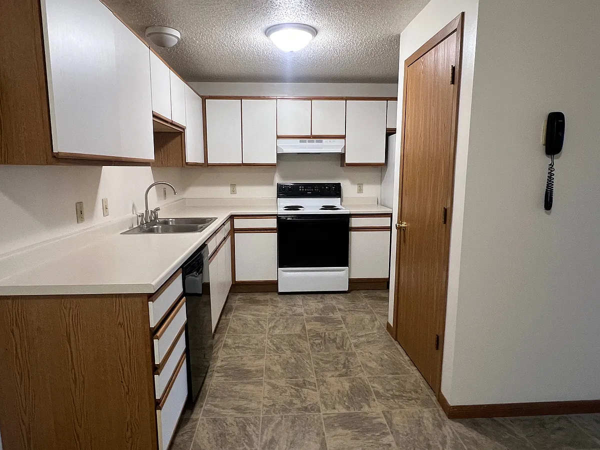 Building Photo - 2350 Fitch Ave #1