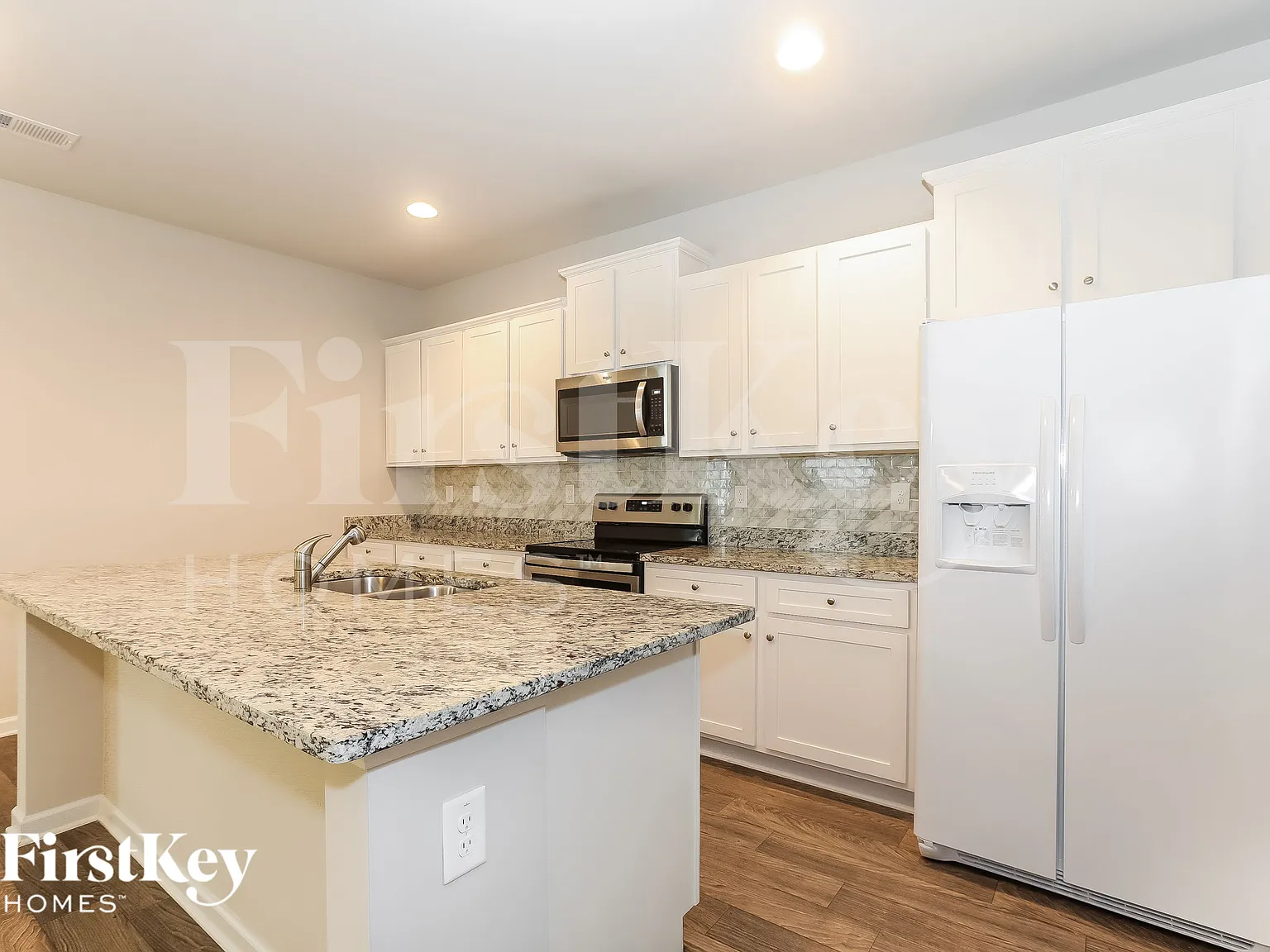 4 bed, 2.5 bath, 2448 sqft, $1,965 — Photo 4
