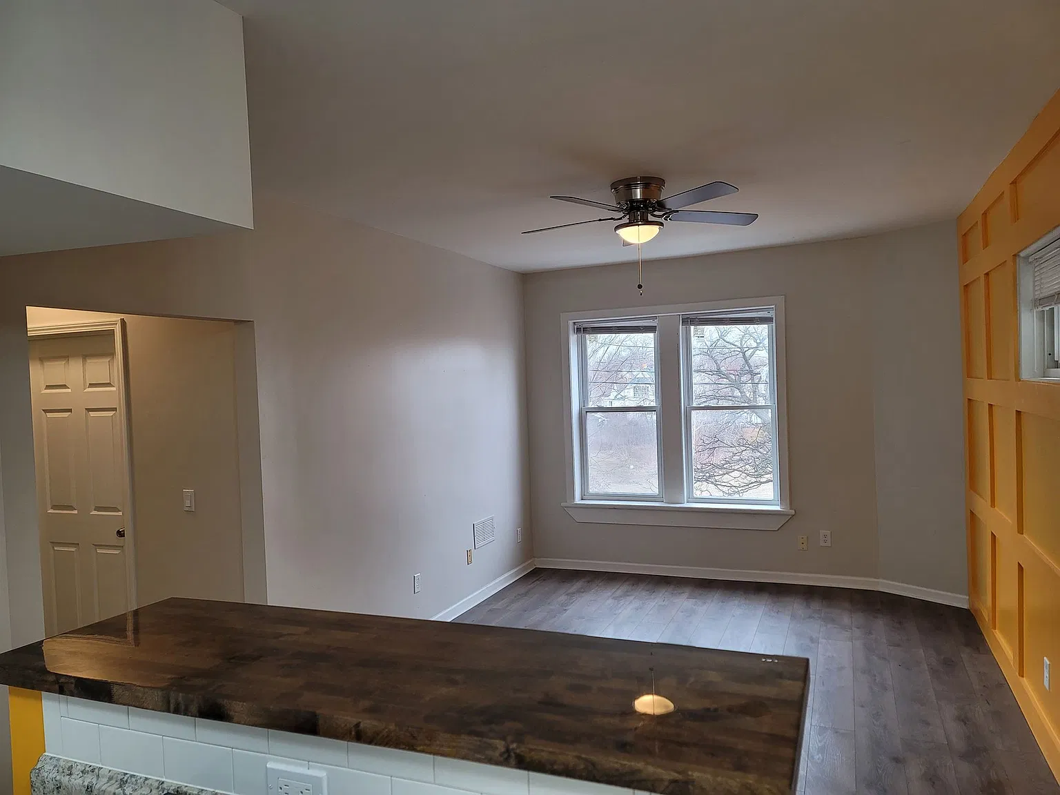 2 bed, 800 sqft, $1,190 — Photo 2
