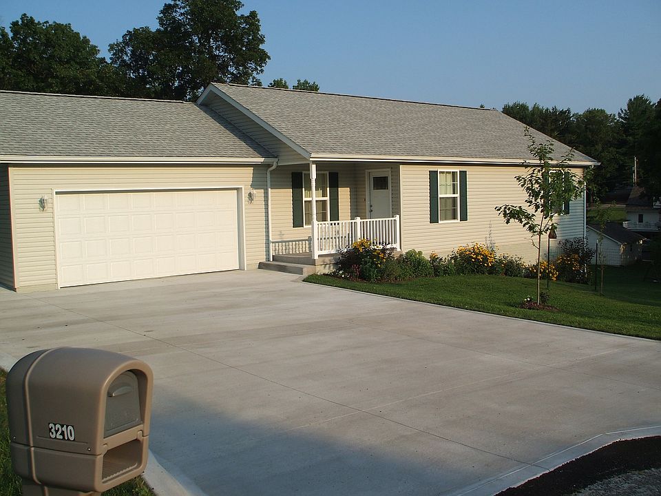 1st image of 3210 Field Dr