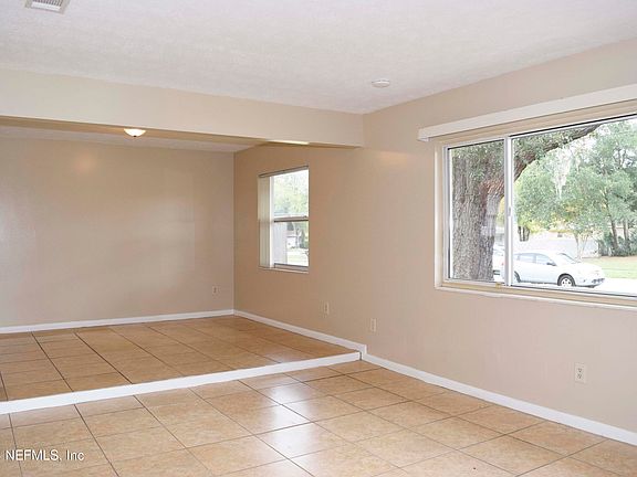 5th image of 1055 BAY Circle N