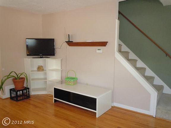 3rd image of 6722 Radcliffe Dr