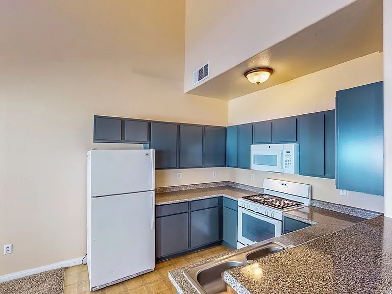 4915 E Russell Rd #145-7 — Photo 11
