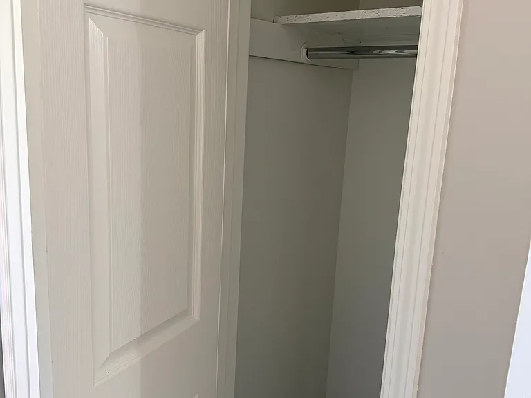 402 N Webster St #B — Photo 6