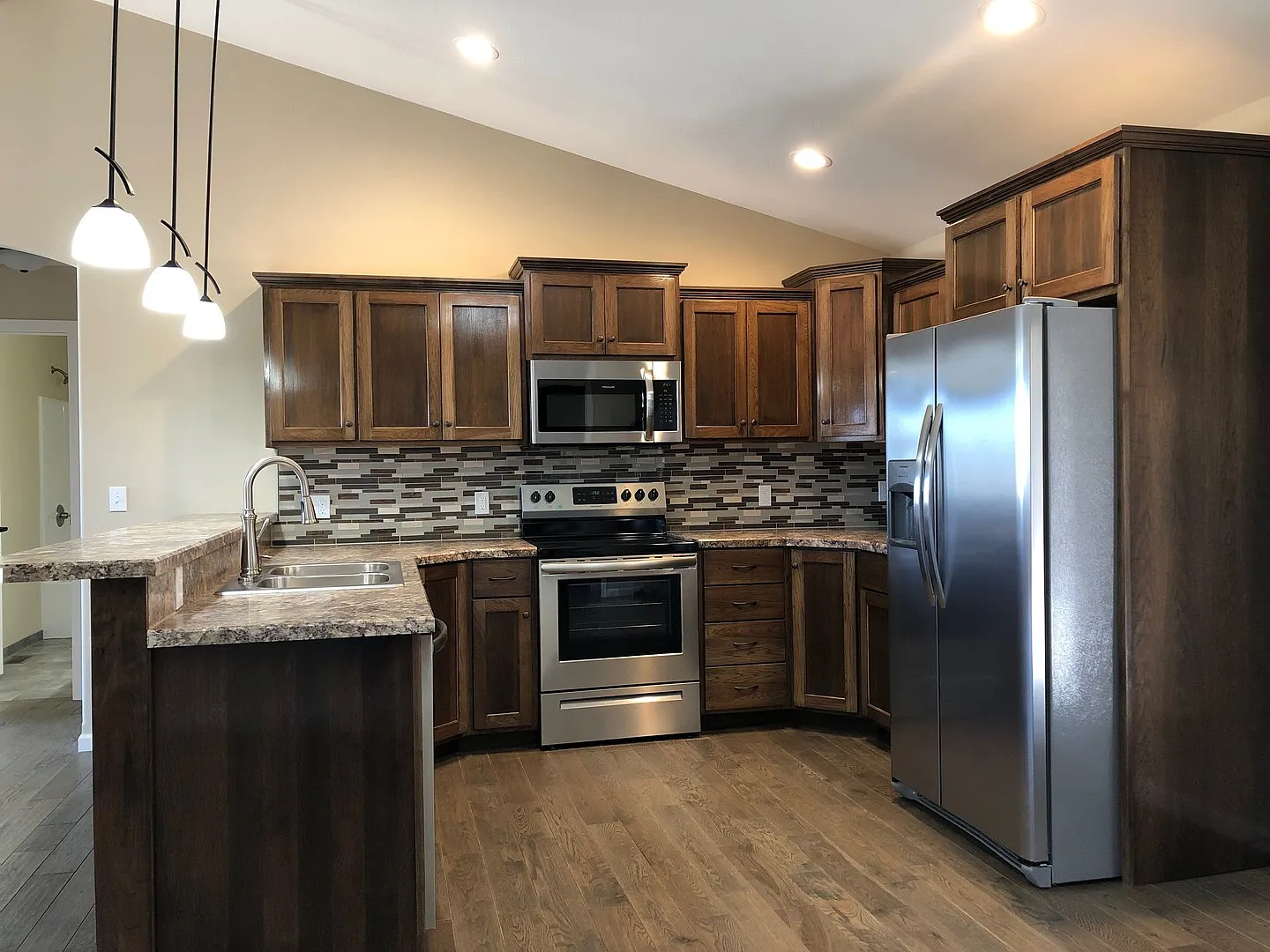 4Bd/3Bth - Home - Quiet Subdivision — Photo 3