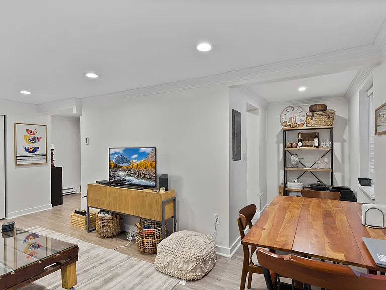 101 W Springfield St #1 — Photo 3