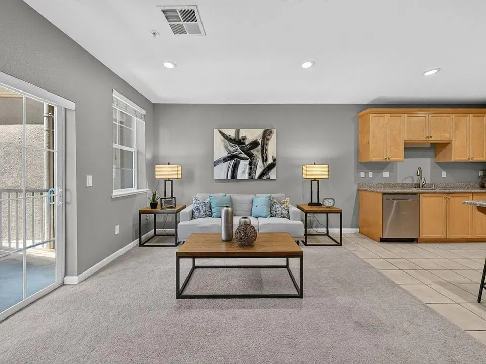 88 N Jackson Ave #307