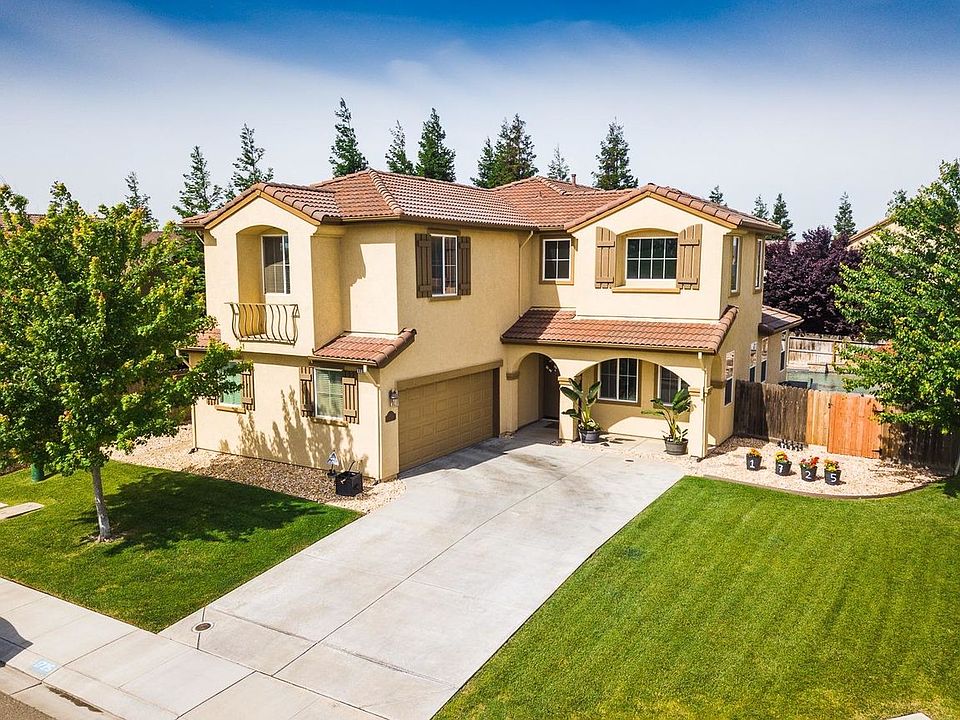 1st image of 1725 Luna Bella Ln