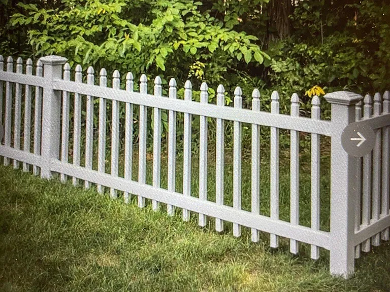 NEW FENCE goes in this SPRING!