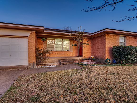 3rd image of 2406 Ridgecrest Dr