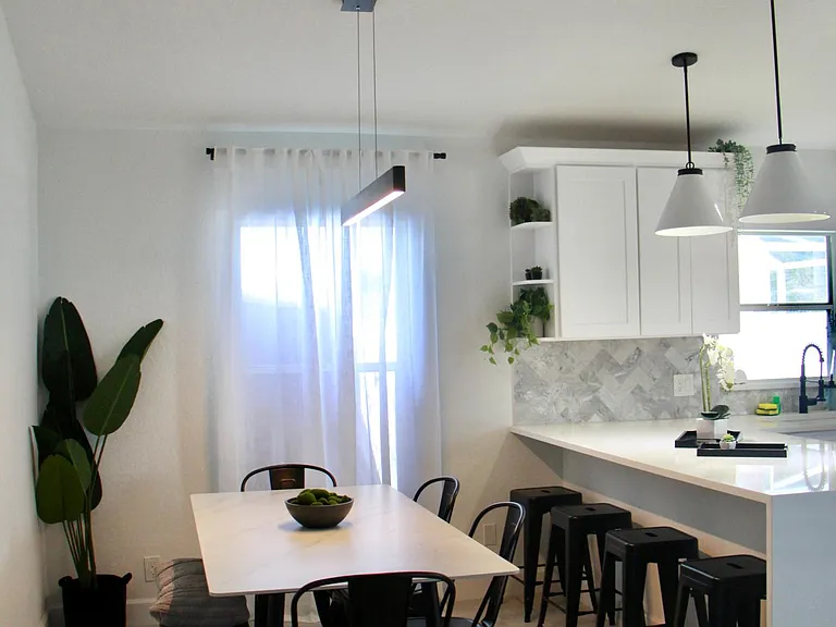 6141 Robinson St — Photo 3