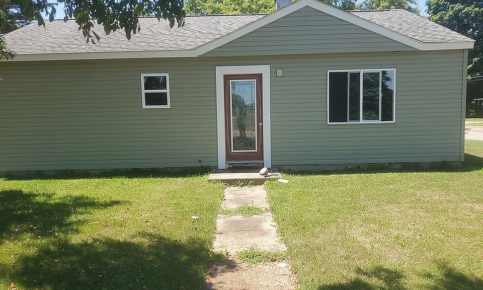 1st image of 391 Morse St