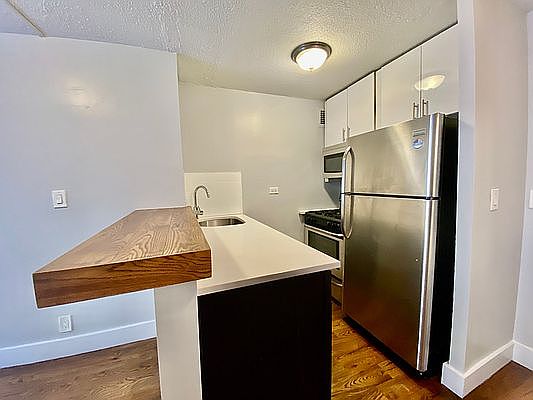 3rd image of 273 W 131st St APT 1D
