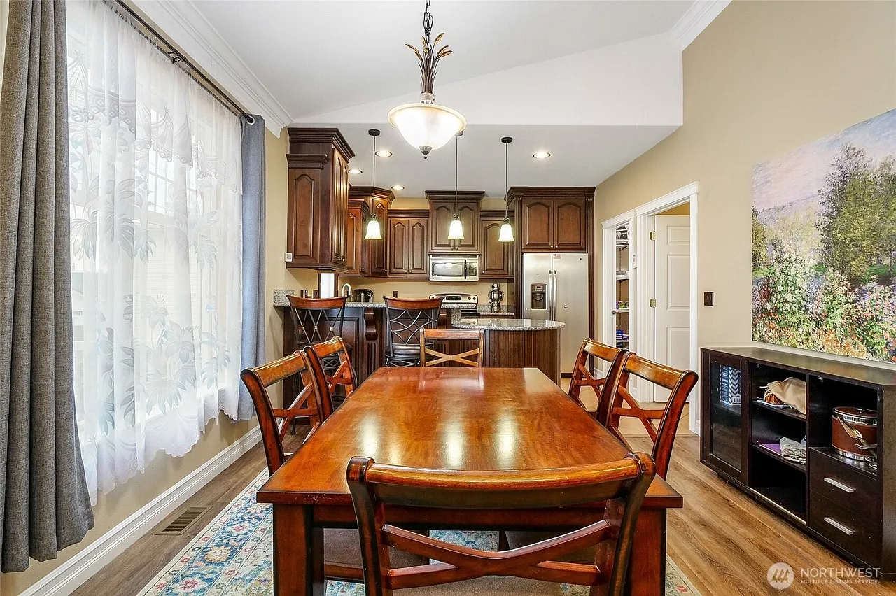 3 bed, 1596 sqft, $1,950 — Photo 3
