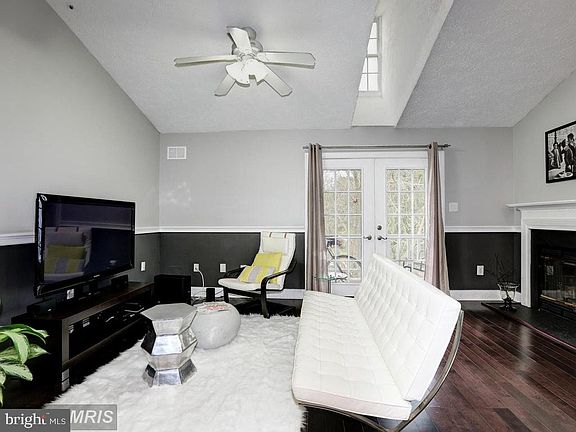 3rd image of 12212 Eagles Nest Ct APT J