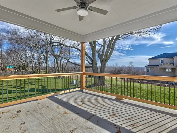 23811 W 58th Ter, Shawnee, KS 66226