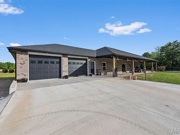 3rd image of 241 County Road 226 Cpe