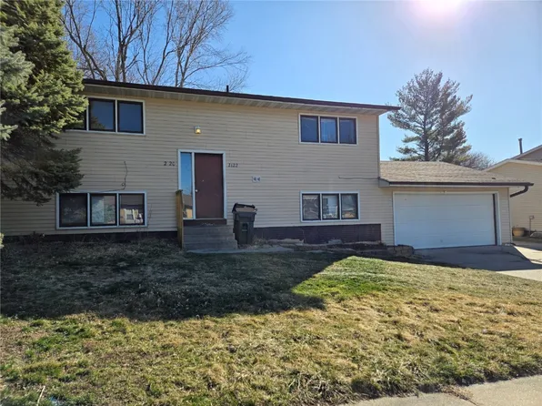 2120-2122 Taylor Dr, Iowa City, IA 52240