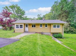 15 Beacon Hill Rd, East Hartford, CT 06108