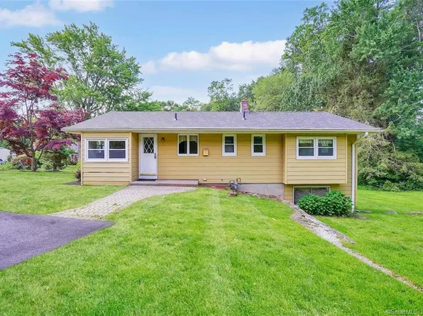 15 Beacon Hill Road, East Hartford, CT 06108