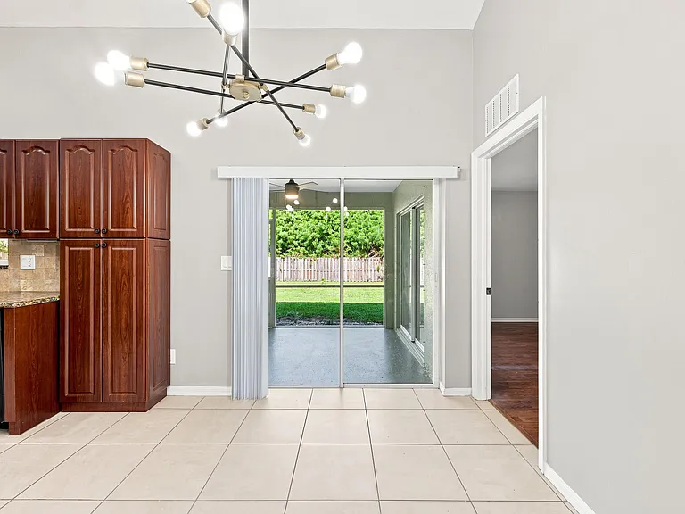 3102 SW Cathedral St — Photo 17