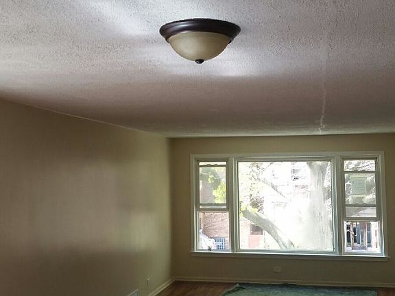 Huge Livingroom with New flooring