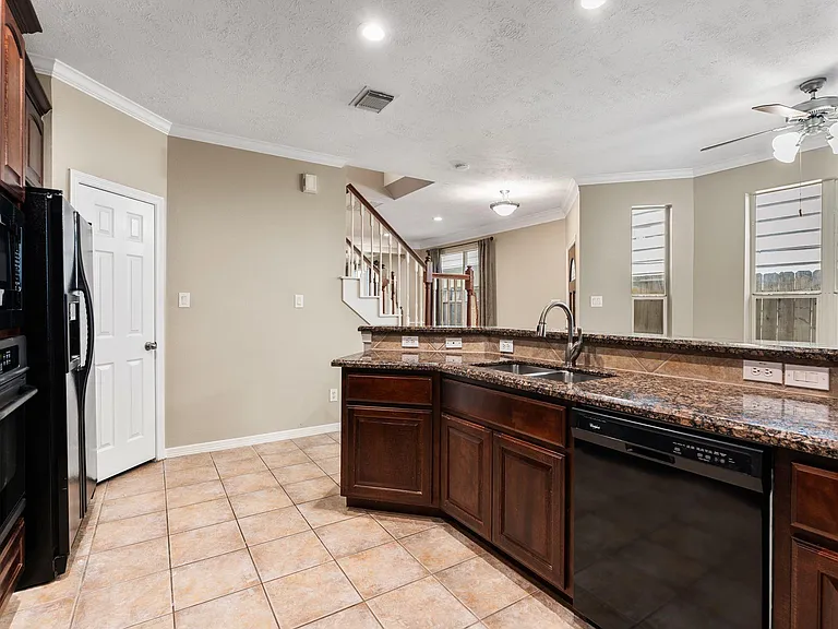 4223 Rose St — Photo 14
