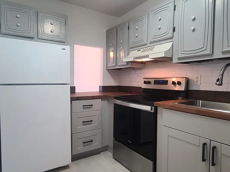 603 SW 75th St #102 — Photo 1