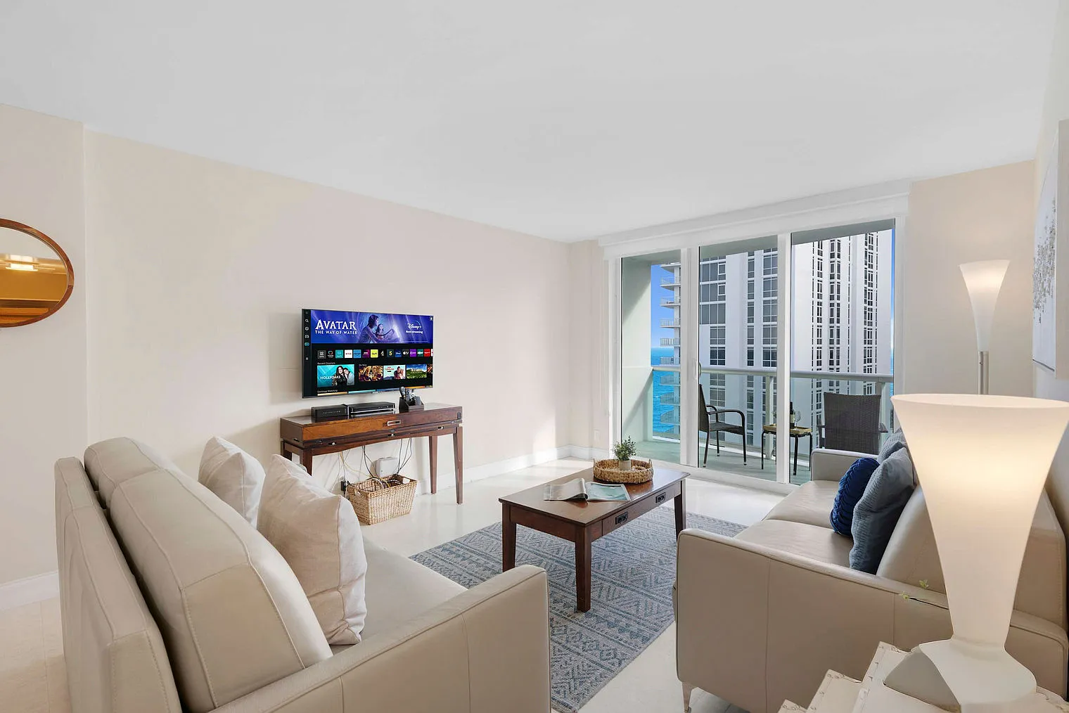 1 bed, 1.0 bath, 871 sqft, $3,568 — Photo 4