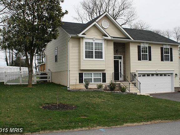 2nd image of 1511 Barrack Ln