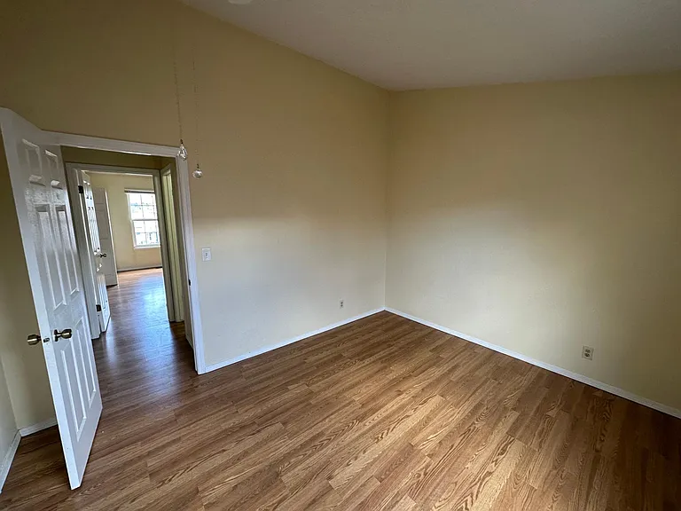 1920 Giltshire Dr — Photo 11