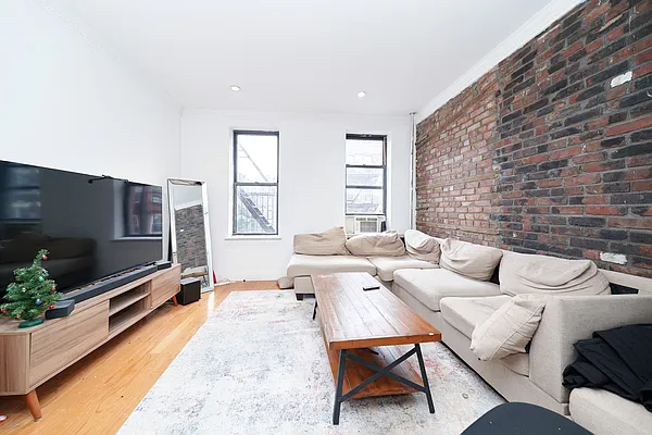 Rented by Living New York | media 2