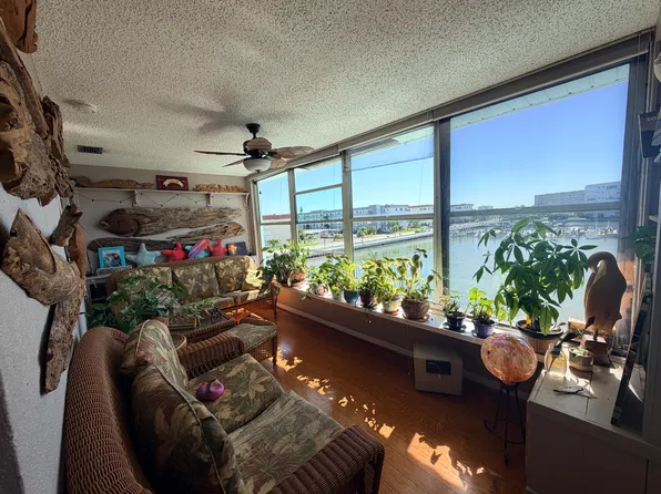 5940 30th Ave S APT 305, Gulfport, FL 33707