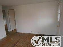 4th image of 215 Hart Ln
