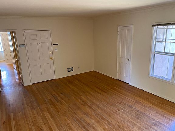 10958.5 Roebling Avenue, Westwood, CA 90024 - Living Room